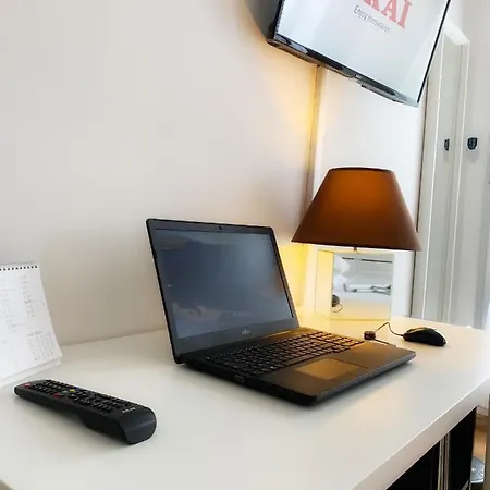 Quaranta Short Reggio Emilia