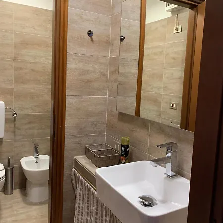 Quaranta Short Apartment