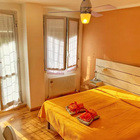 Apartment Quaranta Short *