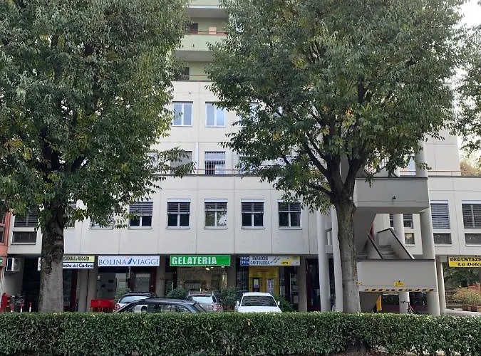 Quaranta Short Appartement *