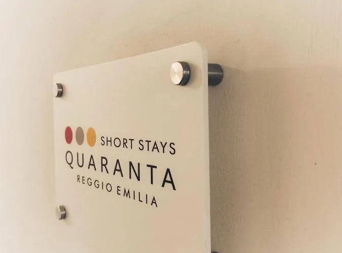 Apartament Quaranta Short *