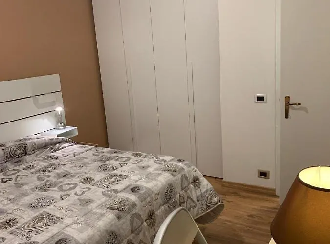 Apartament Quaranta Short *