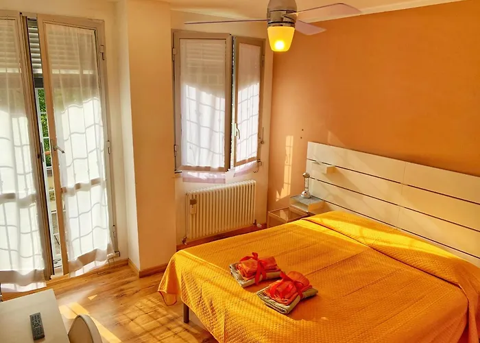 Apartament Quaranta Short *